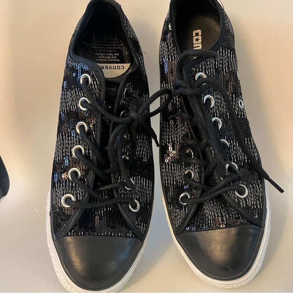 Converse Silver Sequin Low Top Sneaker Womens Size 6 - Picture 5 of 14